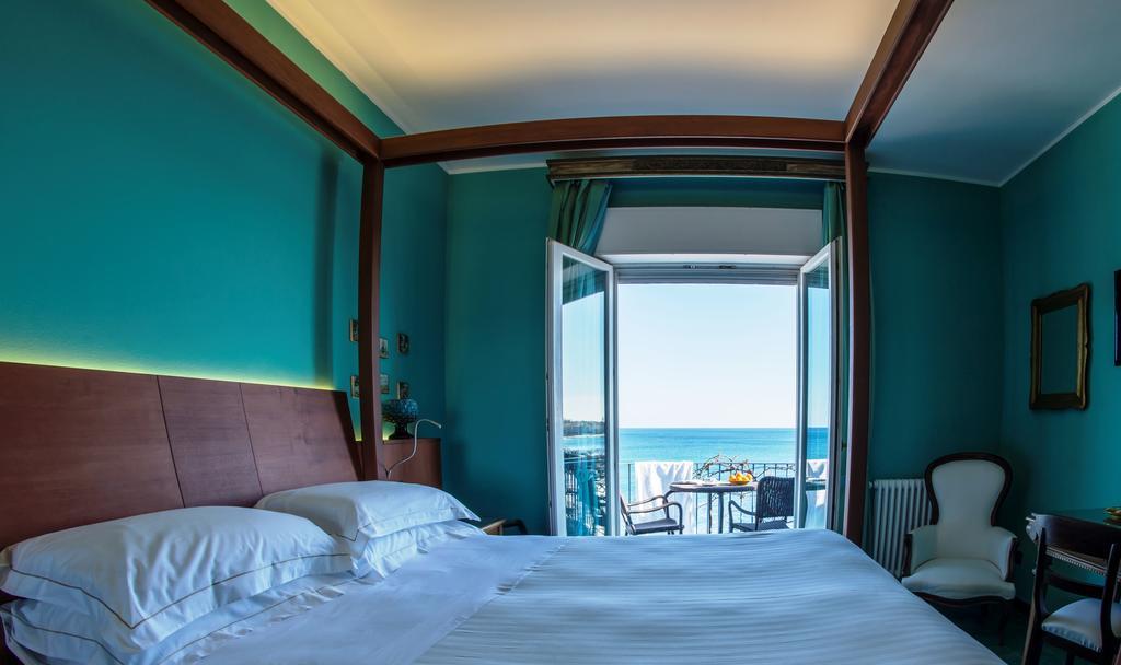 Hotel Palladio Giardini Naxos Cameră foto
